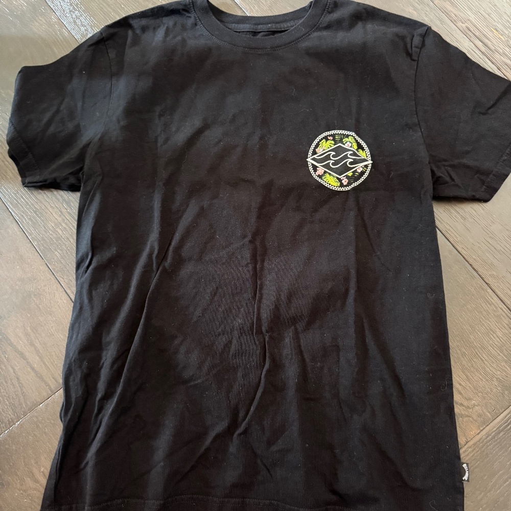 Billabong black tee